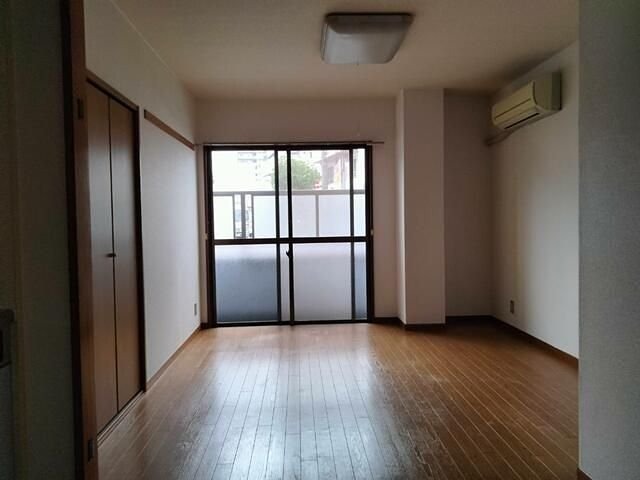 リズ松が丘 ベッドルーム