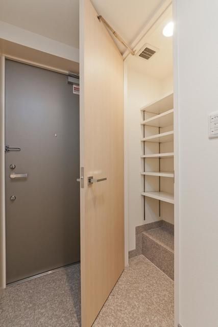 ユニゾンタワー 玄関