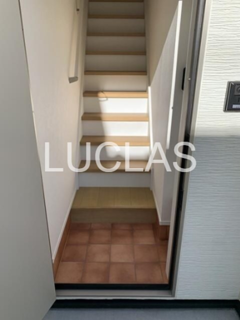 ソルナクレイシア下北沢 玄関