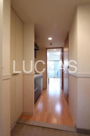 レジディア新宿御苑 玄関