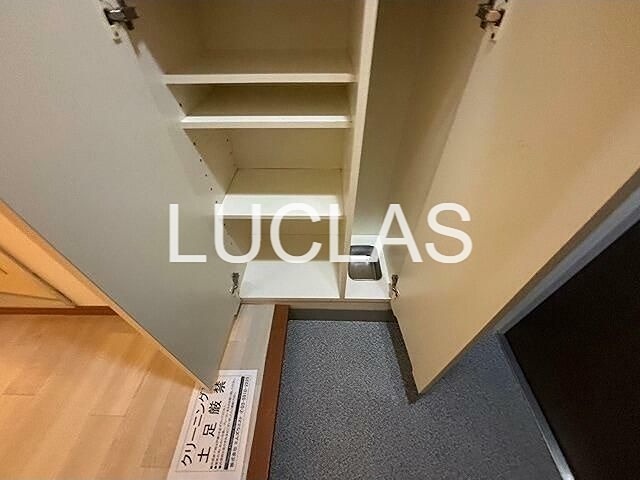 パインセンターハイツ大塚 玄関