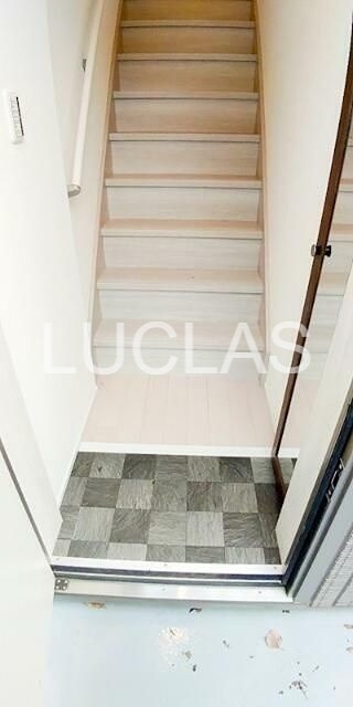 ジョリーメゾン高松 玄関