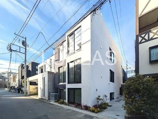 Ｅｌｙｓｉｏｎ新中野 302号室 外観