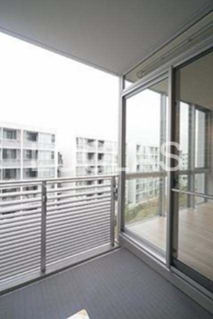 ガーデニエール砧　ＷＥＳＴ ベランダ