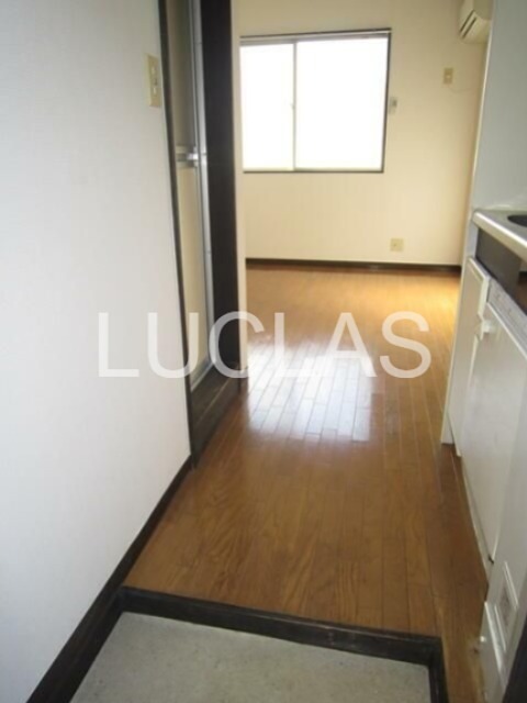 メゾン中野 玄関