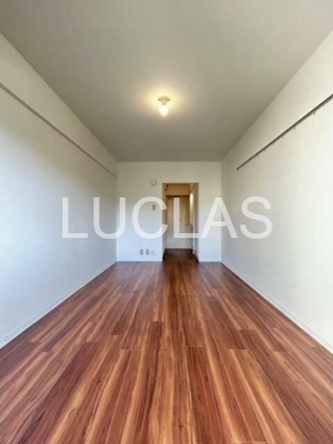 イエローエンバシー リビング