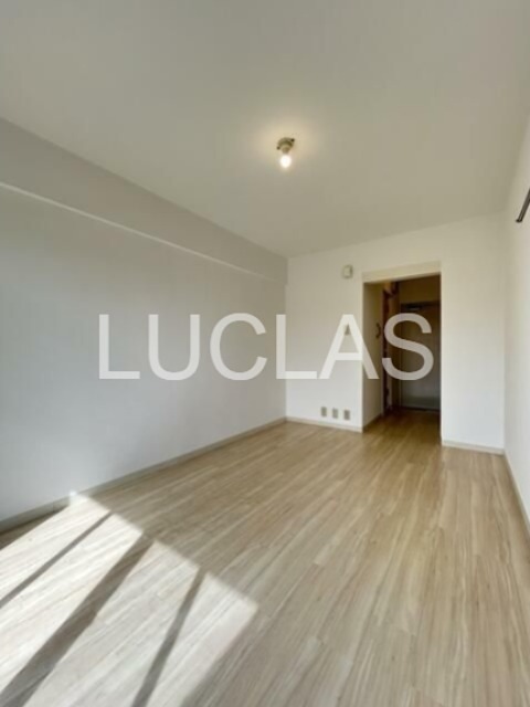 イエローエンバシー リビング