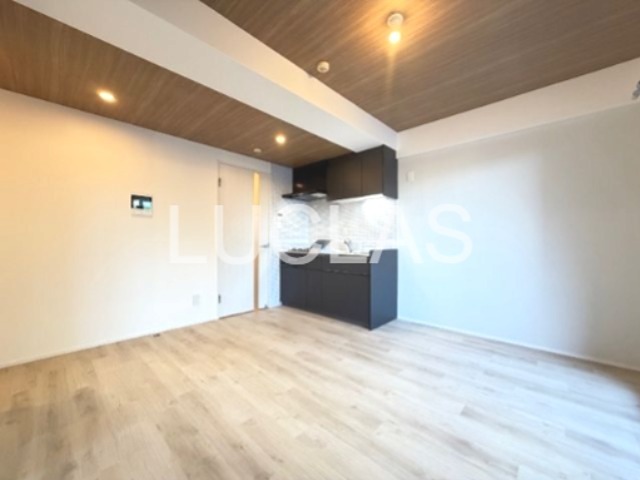 レジディア三越前 リビング