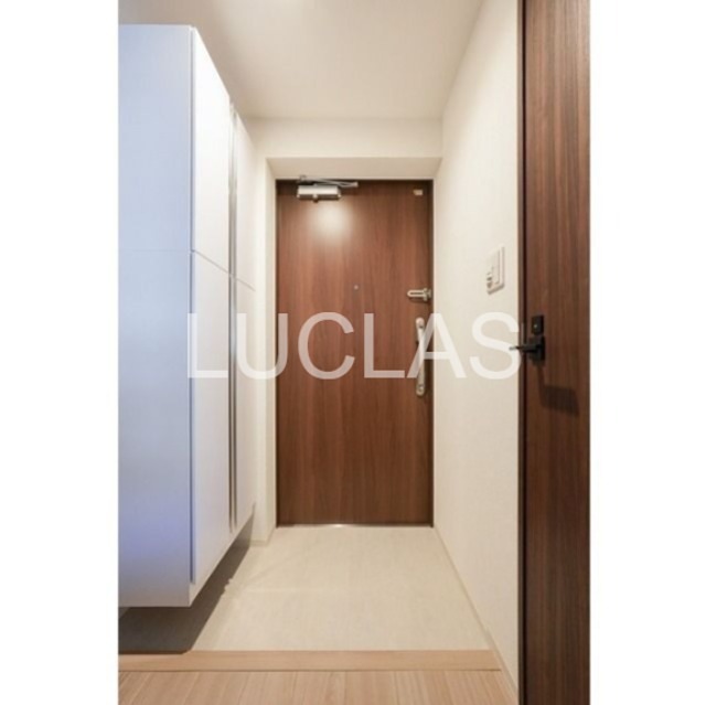 ウェルスクエア中野坂上 玄関