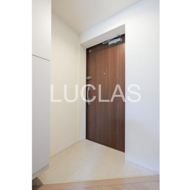 ウェルスクエア中野坂上 玄関