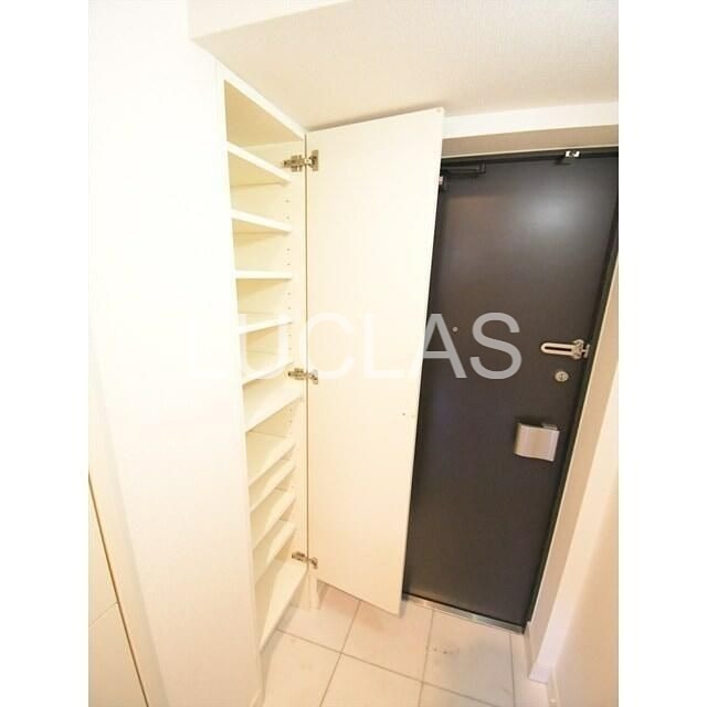 アジールコート中野坂上 玄関