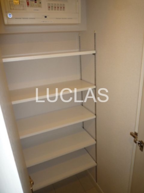 エミリブ池袋 玄関