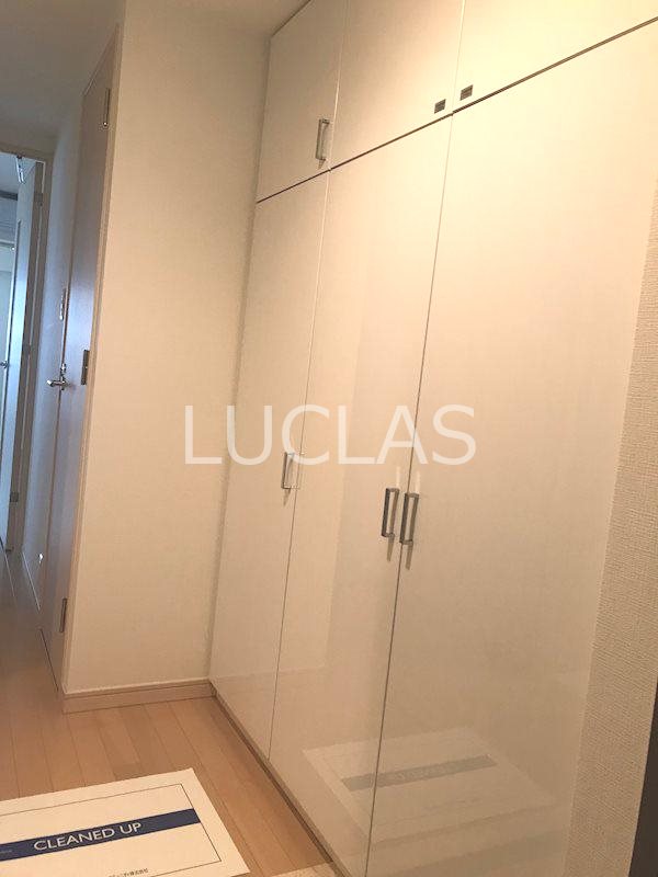 レジディア西新宿Ⅱ 玄関