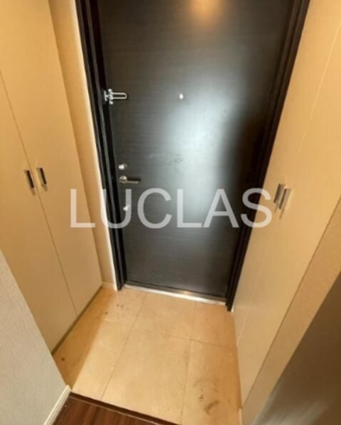 エスティメゾン中野 玄関