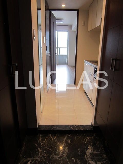 ファーストリアルタワー新宿  玄関