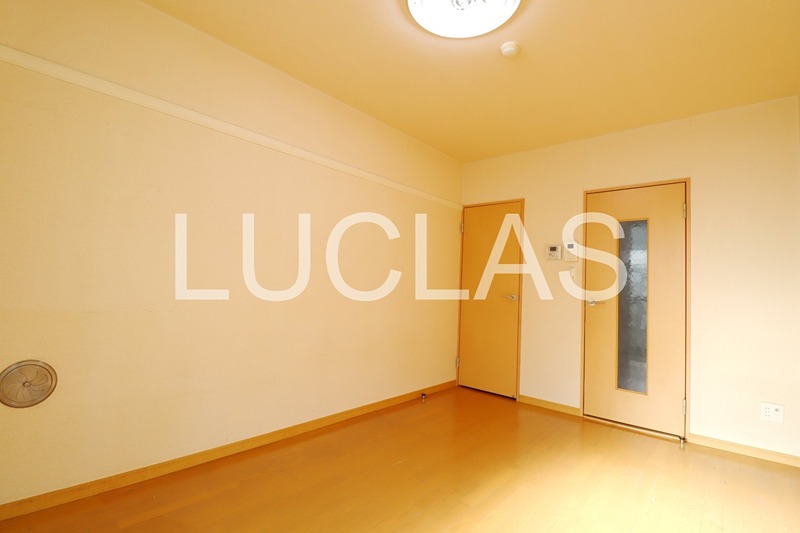 レオパレスゼルコヴァ ベッドルーム