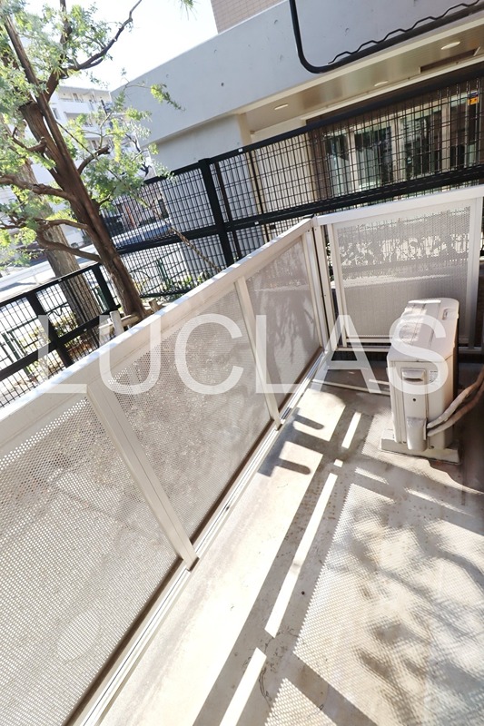 レオパレスゼルコヴァ ベランダ