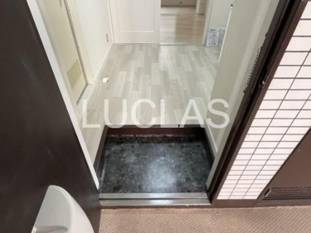 アーバン本間 玄関