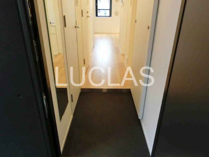 ZOOM新宿夏目坂 玄関