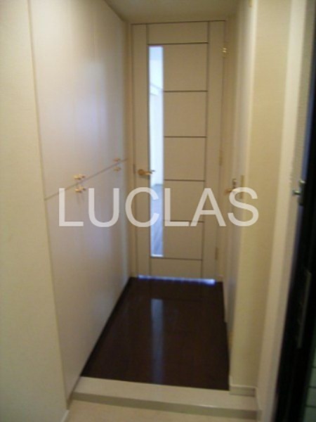 フェニックス高円寺クアトロ 玄関