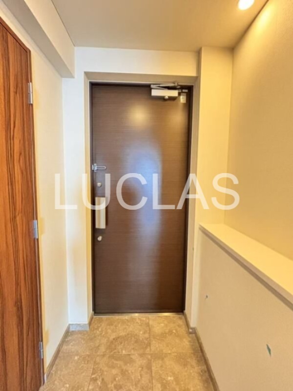 ザ・パークハウス西新宿タワー60  玄関