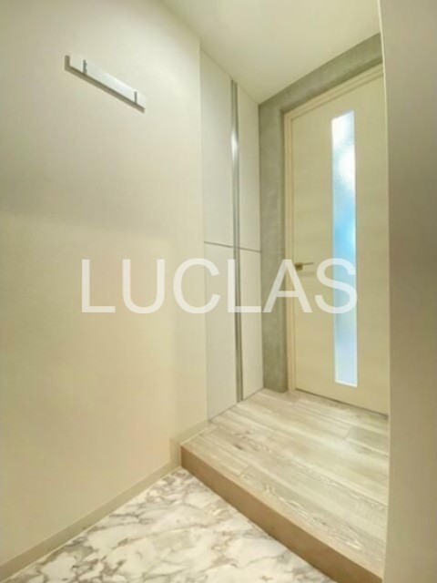 クリスタルコート中野新橋 玄関