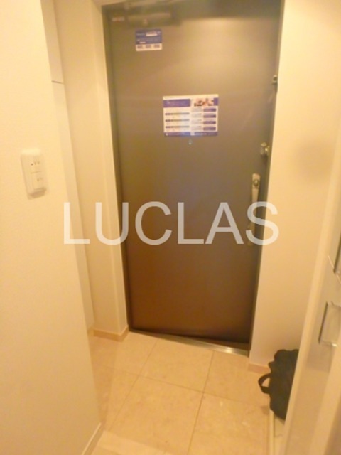 レジディア西新宿Ⅱ 玄関