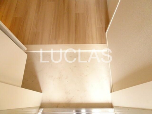 グレイシャス南台 玄関