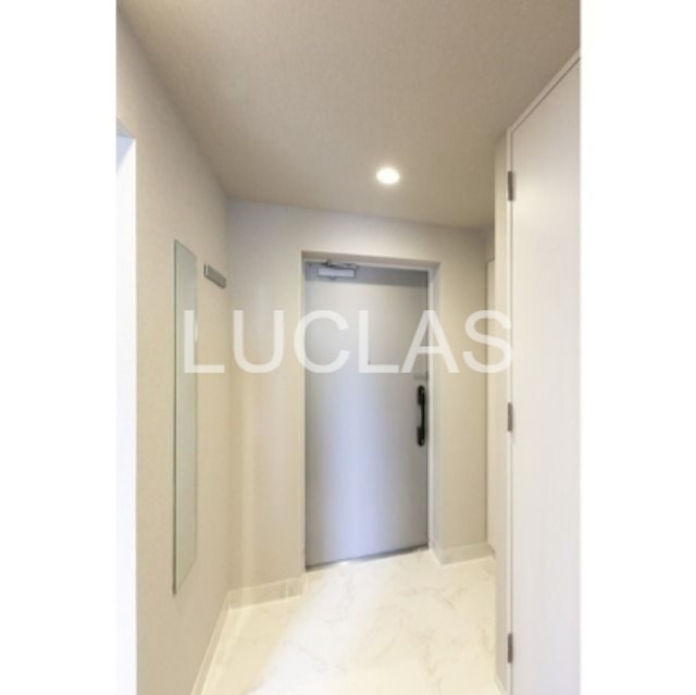 ＬＩＢＲ ＧＲＡＮＴ 西新宿 WEST 玄関