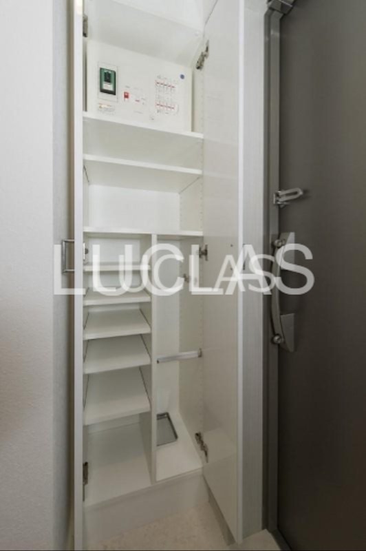 レジディア新宿イーストⅢ 玄関