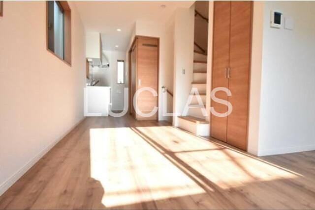 幡ヶ谷３丁目戸建 リビング