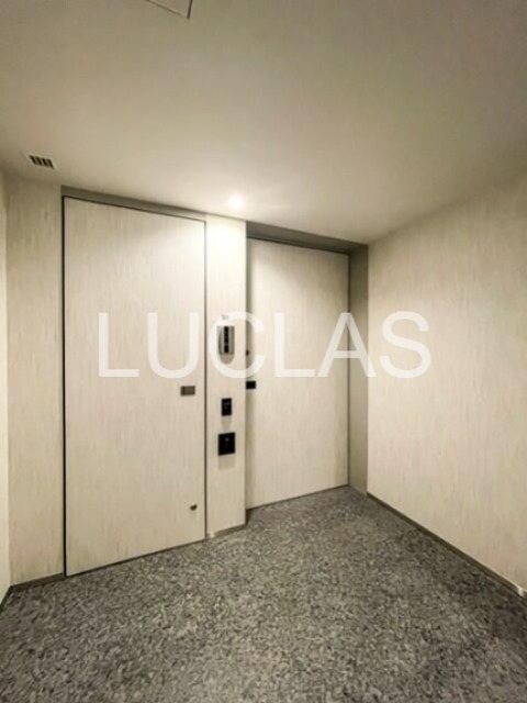 プラウド神宮前 玄関