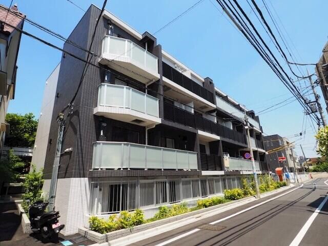レオーネ方南町 201号室 外観