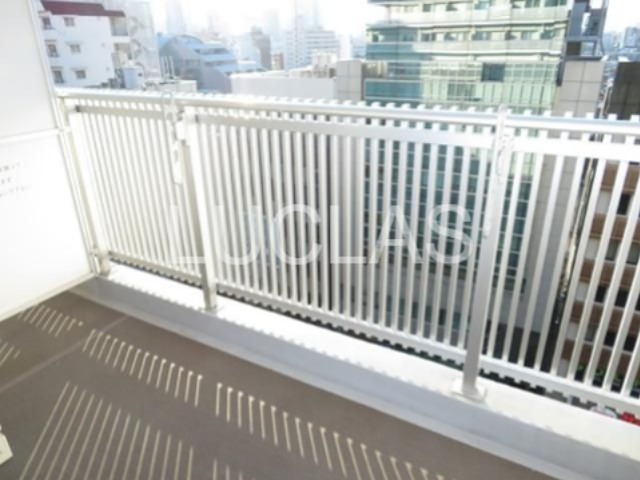 ラクアスレジデンス東新宿 ベランダ