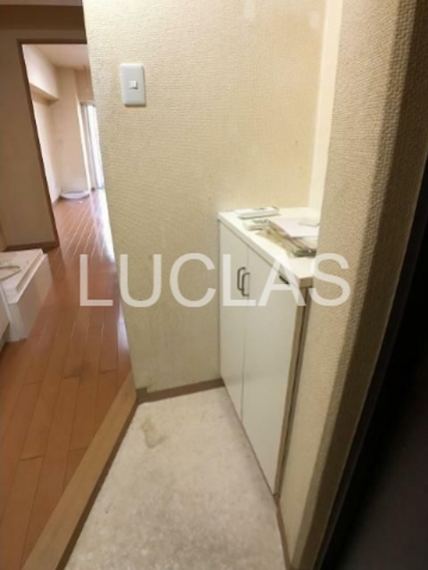 中銀第２新橋マンシオン 玄関