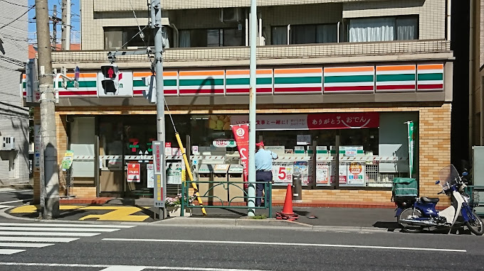 イーグルテラス コンビニ