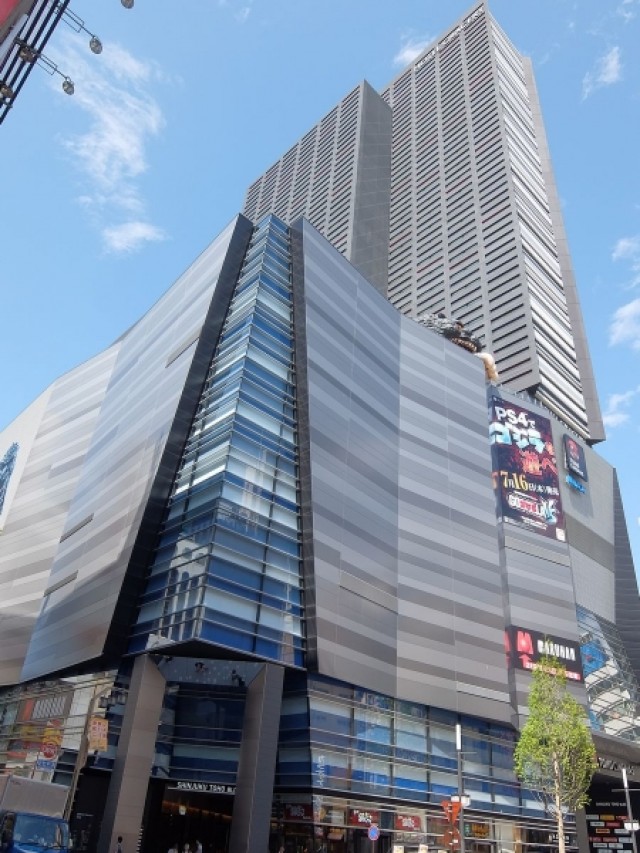 ファーストリアルタワー新宿  ショッピング施設