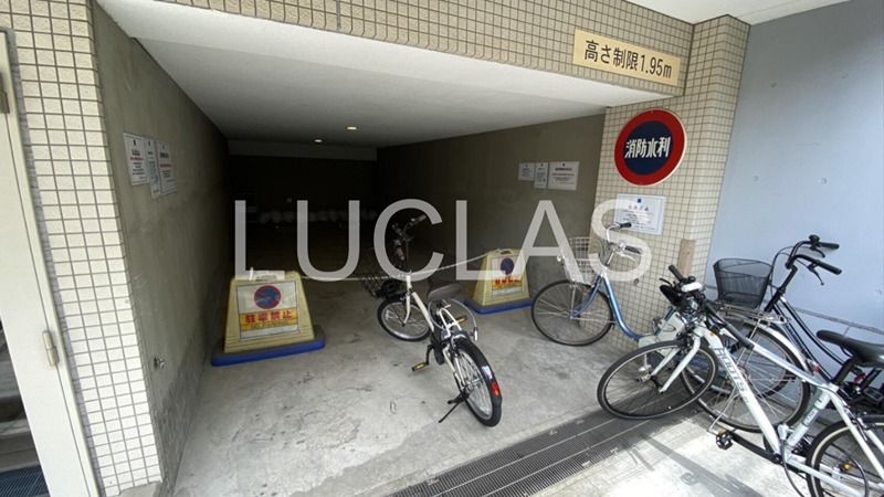 レジディア中落合Ａ棟 駐車場
