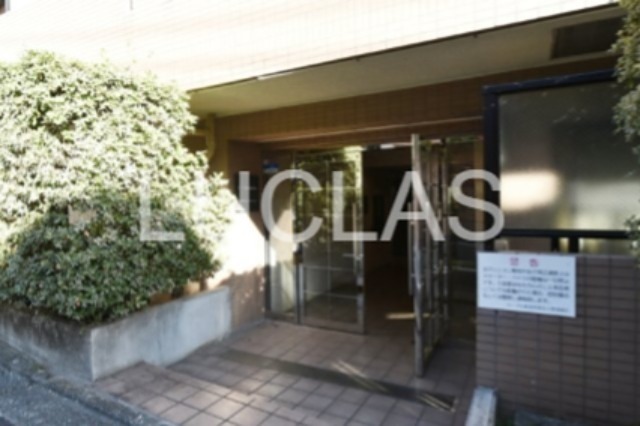 ルーブル新宿西落合Ⅱ エントランス