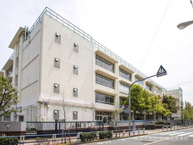 SOLASIA residence世田谷代田 中学校