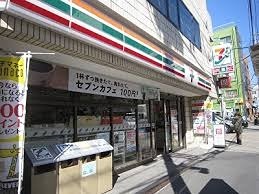 ルーブル神宮前 コンビニ