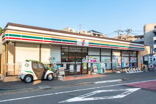 ガーデニエール砧　ＷＥＳＴ コンビニ