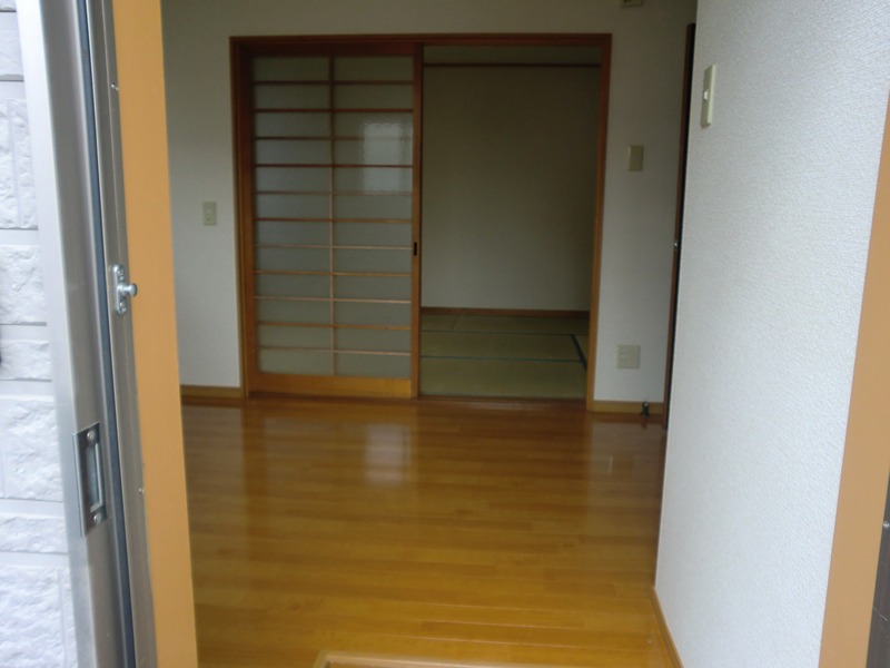 常新町テラスハウス 玄関