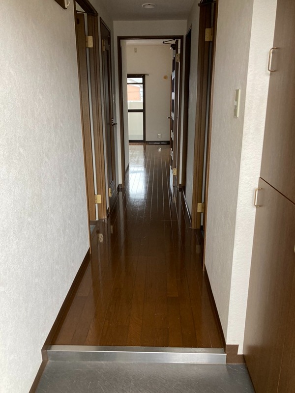 エクセレント伊佐津 玄関