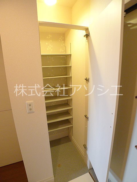 イルソーレ吉川美南　ジャッロ 収納