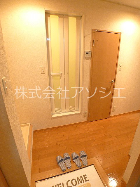 アルカディア越谷 玄関