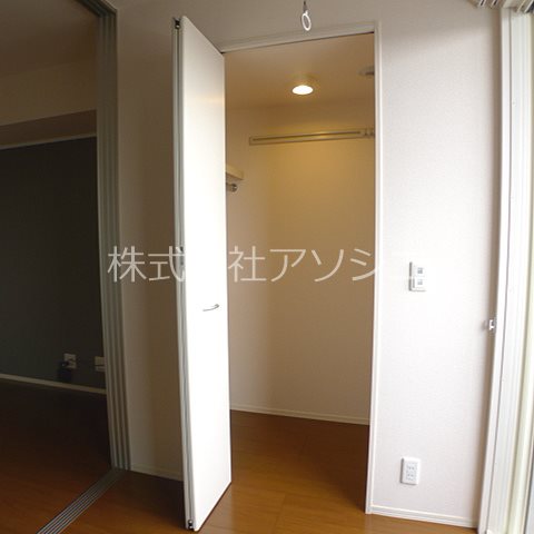 ヘリオス吉川美南　ウラノス 収納