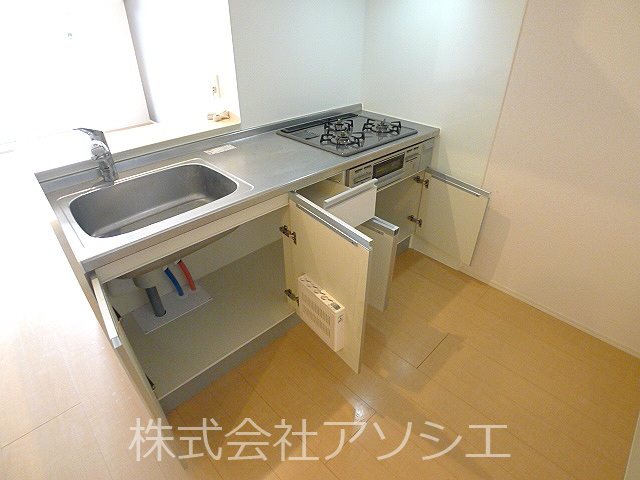 イルソーレ吉川美南　ロッソ キッチン