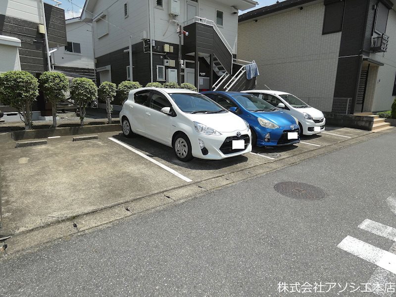 パークサイドUKⅢ 駐車場