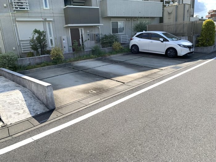 ヘリオス吉川美南　ヘルメス 駐車場